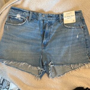 Abercrombie & Fitch NWT the Mom Short 32
